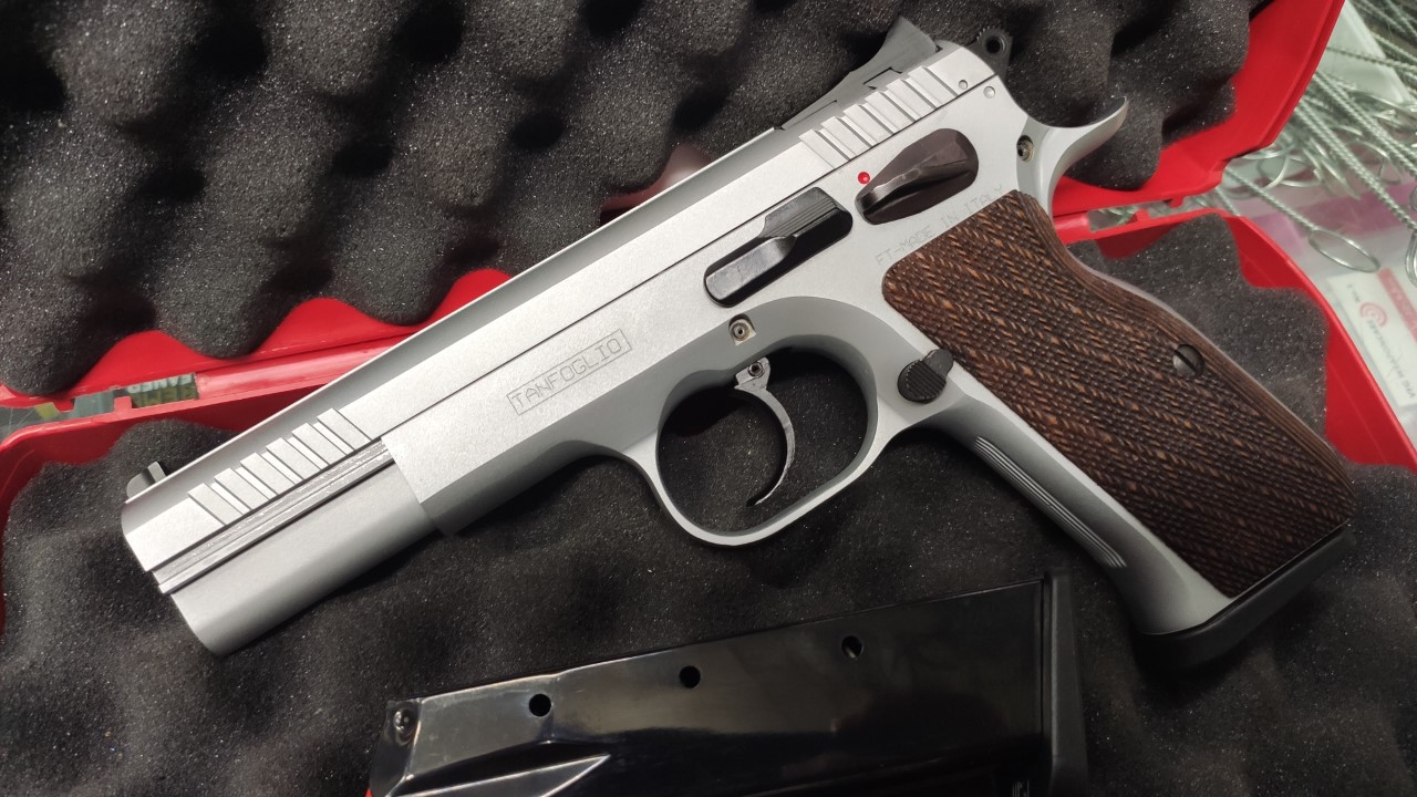 Tanfoglio  Pistola semiauto.  Mod. P21L  Calibro 9×21